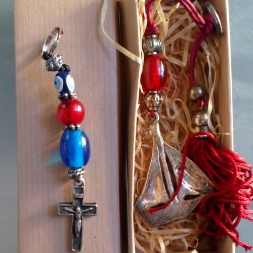 Gouria Cross and Boat unused, set of two pieces