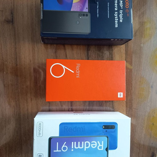 Mobile phones used, Motorola E40 works, 2 Xiaomi for parts