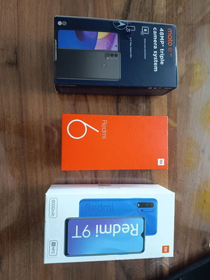 Κινητά τηλέφωνα μεταχειρισμένα, Motorola E40 λειτουργεί, 2 Xiaomi για ανταλλακτικά