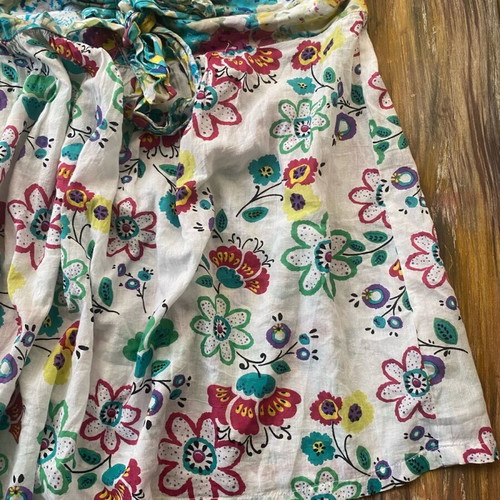 Mini skirt cotton vintage white with multicolor details, like new