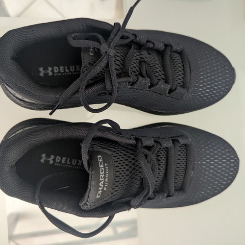 Under Armour UA W Charged Pursuit 2 athletic shoes new, size 38