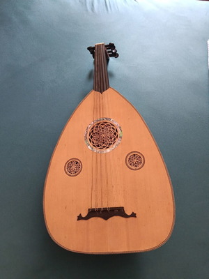 Oud used in very good condition, needs string replacement