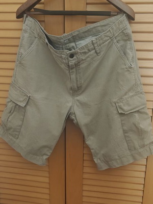 Carhartt WIP Cargo Shorts size 34 like new, beige