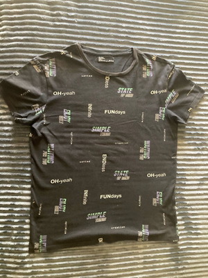 T-shirt used, size small, black