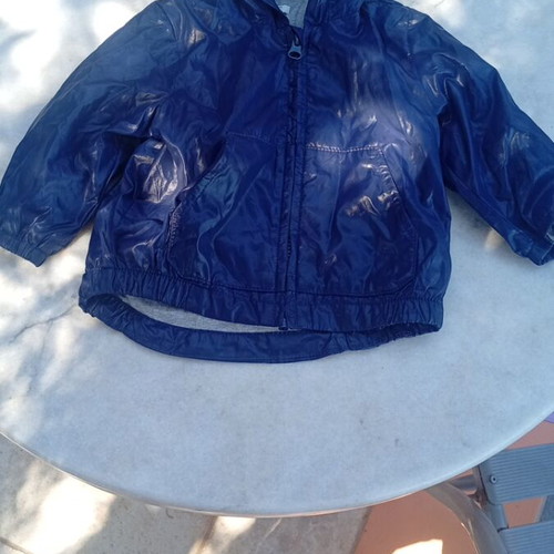 Benetton anti-anemic baby jacket like new, size 6-9 months
