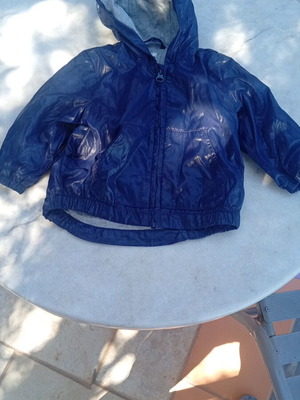 Benetton anti-anemic baby jacket like new, size 6-9 months