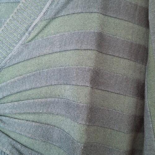 Women's blouse with batwing sleeve like new, green