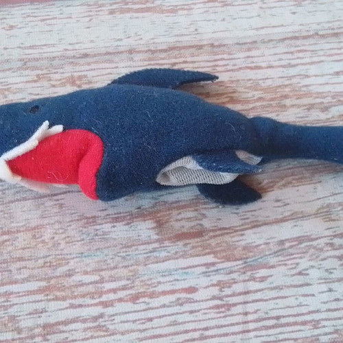 Finger puppet shark used, length 13 cm