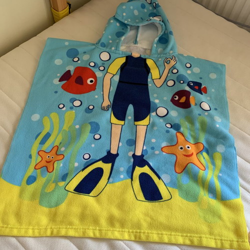 Poncho children's towel like new