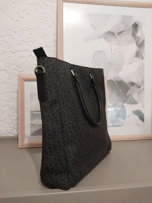 Calvin Klein shoulder bag like new, black gray