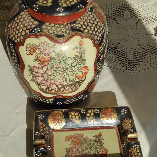 Japanese container and ashtray used, Royal hand painted Satsuma