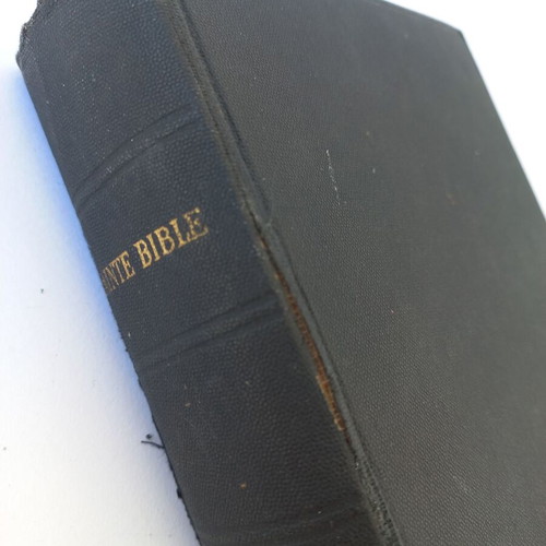 La Sainte Bible book used, French edition 1930
