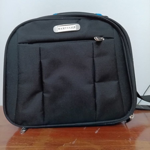 Bartuggi hard cosmetic case like new, black