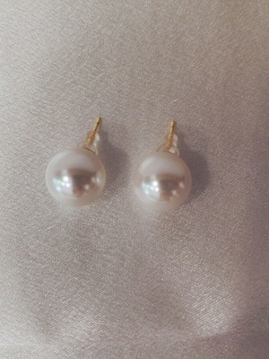 Steel earrings with pearl in gold and white colors new