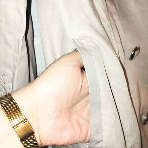 Retro Muse beige waterproof trenchcoat with ruffle flower details like new, size L-XL