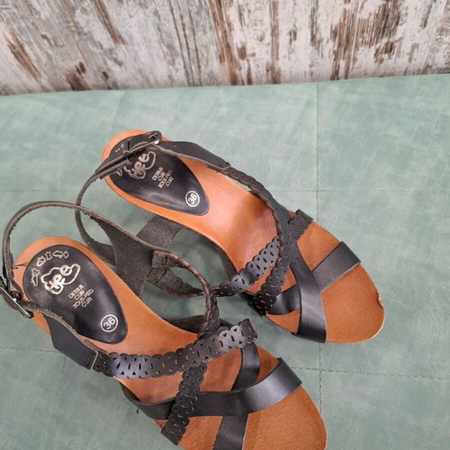 Leather sandal new, size 36, black