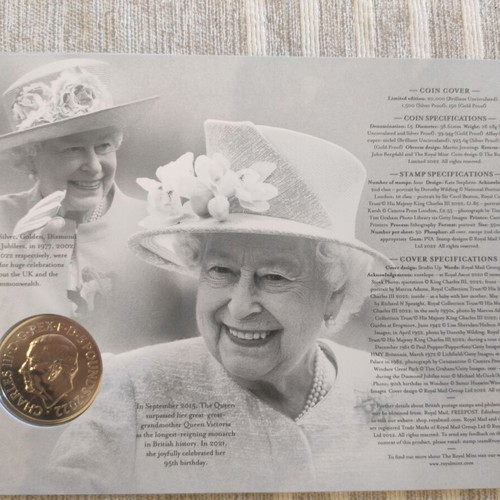 Collectible 5£ Queen Elizabeth Coin with Stamps, Uncirculated