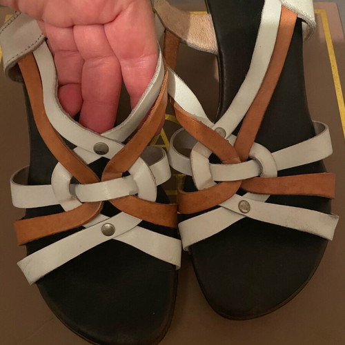 Leather sandals used no.37 white and orange
