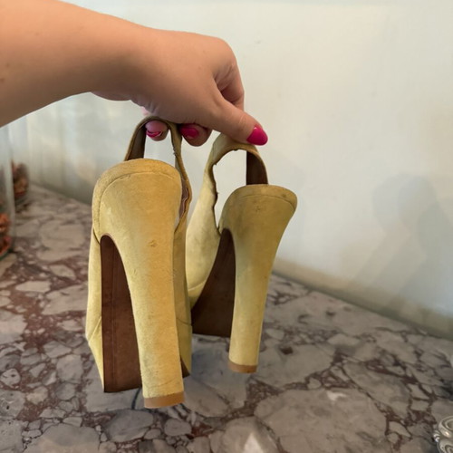 Zara Woman lime suede platform peep-toe heels size 38 used