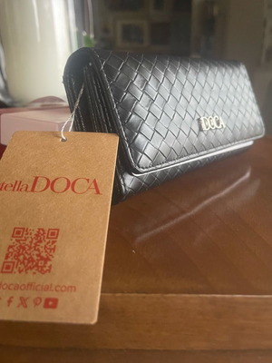 Stella DOCA wallet new, black with embossed weave