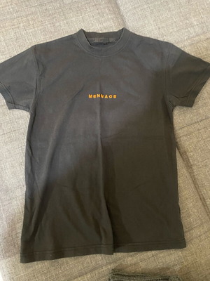 Mennace μαύρο ανδρικό t-shirt μεταχειρισμένο, μέγεθος S