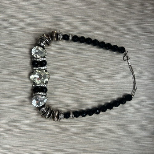 Women's necklace like new, black and silver
