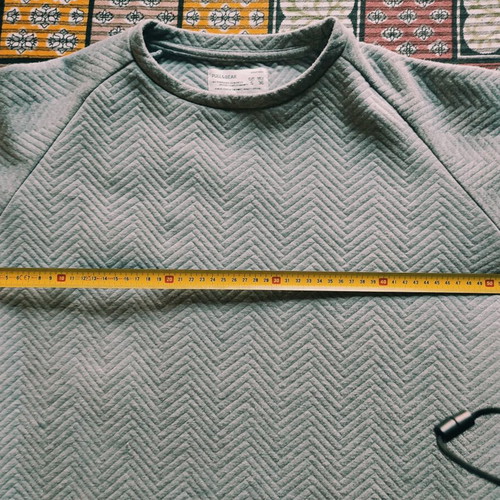 Pull & Bear men's grey sweatshirt with embossed quilted chevron design