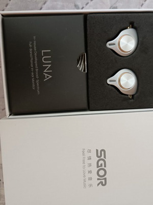 SGOR Luna earbuds