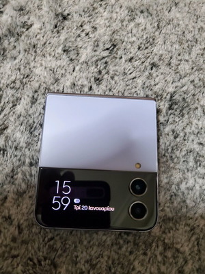 Samsung Z Flip 4 μεταχειρισμένο με μερικώς μη λειτουργική επάνω οθόνη