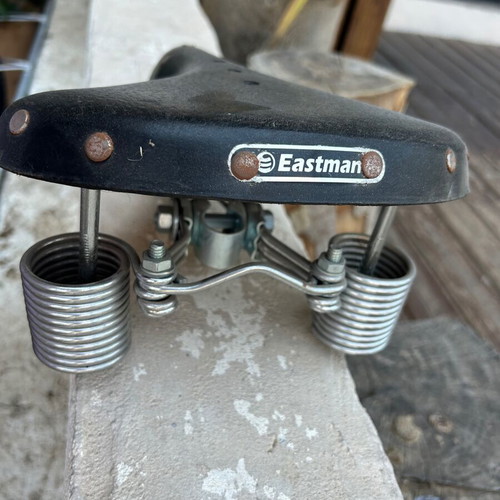 Eastman retro bicycle saddle with double metal springs
