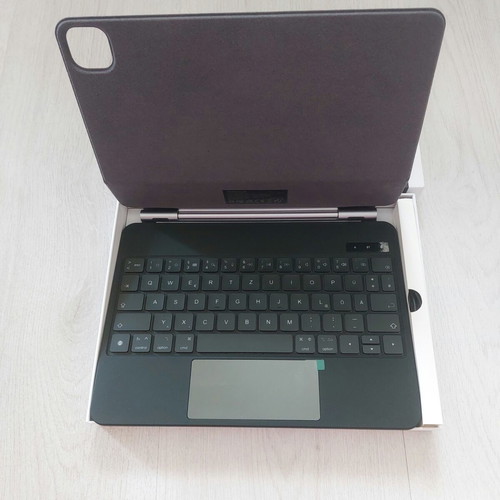 Omoton KC012 Magnetic Case with Keyboard and Touchpad for iPad Pro 11" M4 New