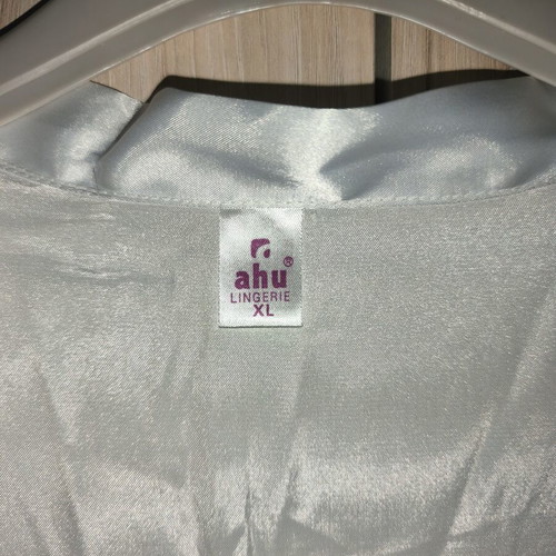 Bride robe size XL and men's and women's Just Married glasses like new