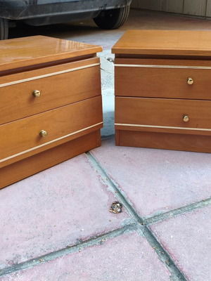 Σετ δύο ξύλινα κομοδίνα μεταχειρισμένα