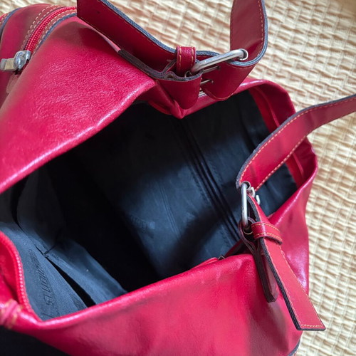 Red shoulder bag like new