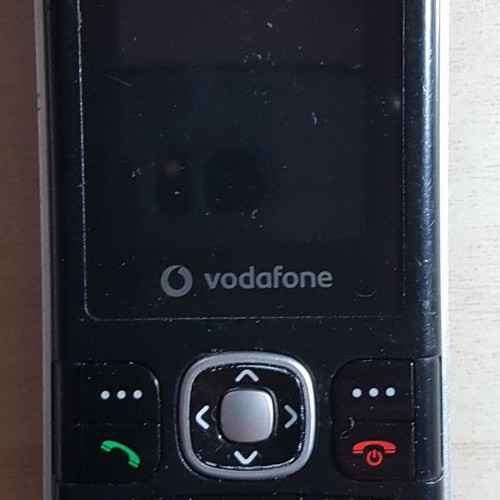 Vodafone 225 phone in good condition with charger
