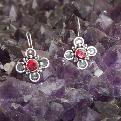 Silver vintage earrings with red stone like new