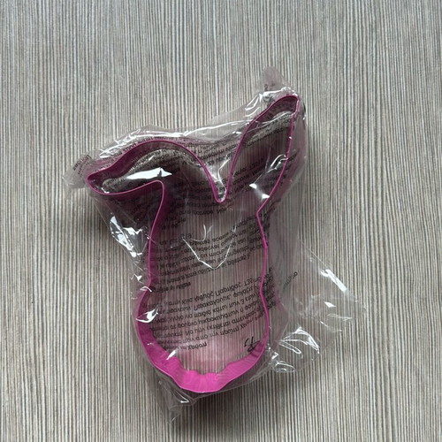Bunny cookie cutter like new