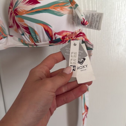 Roxy two piece bikini new, size M