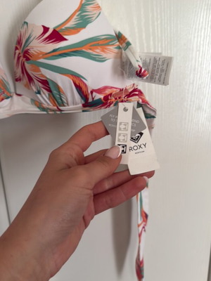 Roxy two piece bikini new, size M