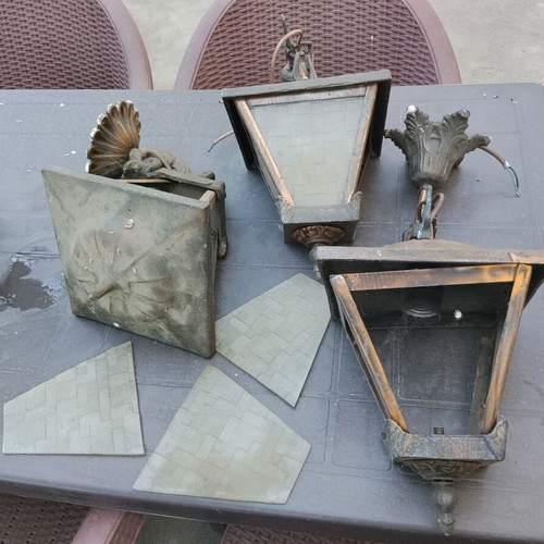 Set of 3 vintage outdoor lanterns with antique design