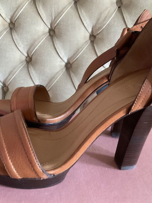 Massimo Dutti pumps, tan