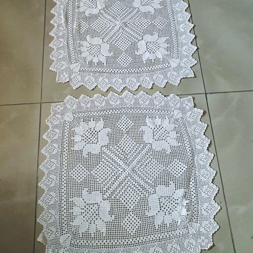 Handmade crocheted table linens with cotton thread like new, set of 2