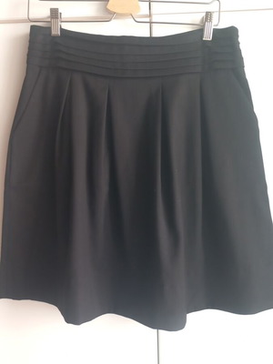 Zara black pleated skirt with belt and pockets, size L
