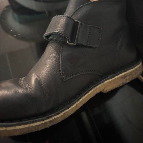Kickers boots like new, size 34, black with anti-slip sole