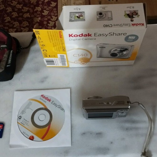 Kodak EasyShare C140 digital camera like new