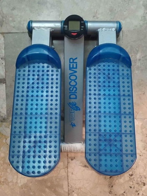 Stepper μεταχειρισμένο με αντιολισθητικά πεντάλ και βάσεις, η οθόνη δεν λειτουργεί