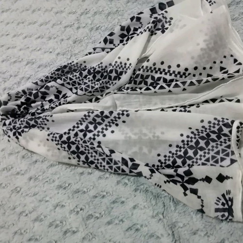 Benetton cotton scarf used, white with blue