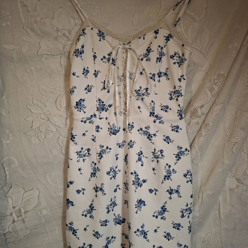 Shein dress new, white with blue floral -  10,00 - Vendora.cy