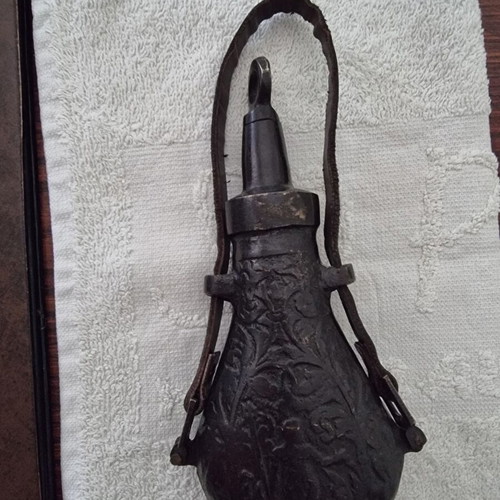Powder flask 19th century like new