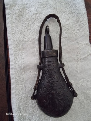 Powder flask 19th century like new